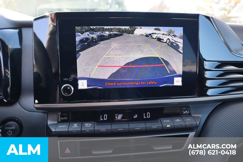 Used 2025 Toyota Camry SE image 36