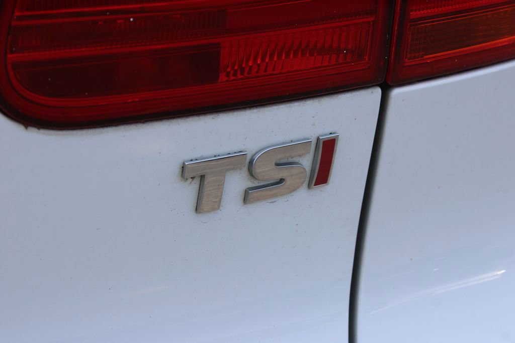 Used 2016 Volkswagen Tiguan S FWD image 16