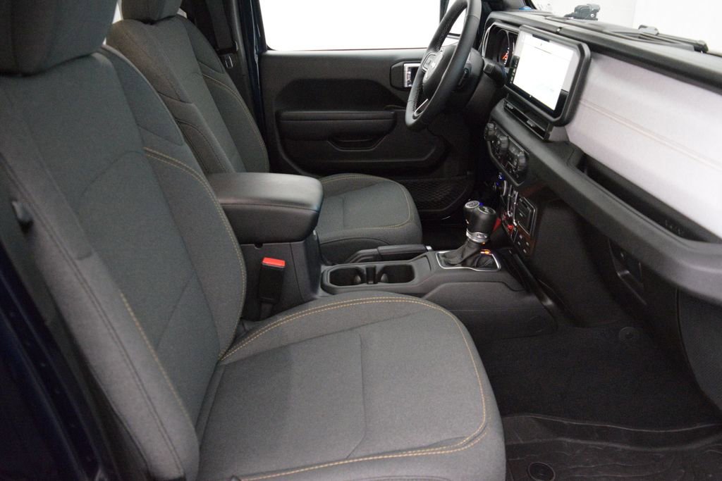 Used 2025 Jeep Wrangler Willys image 16