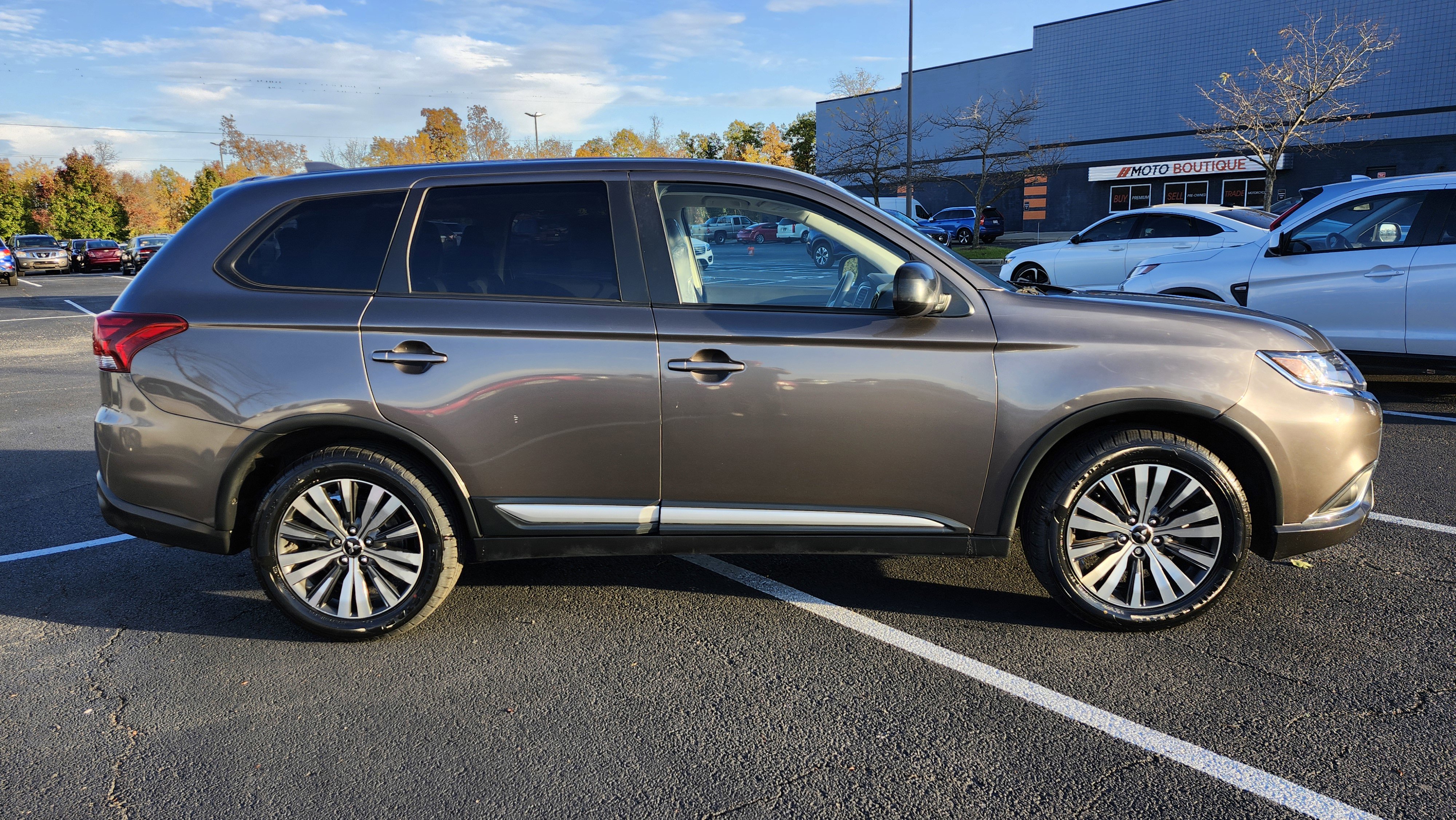 Used 2019 Mitsubishi Outlander ES image 12