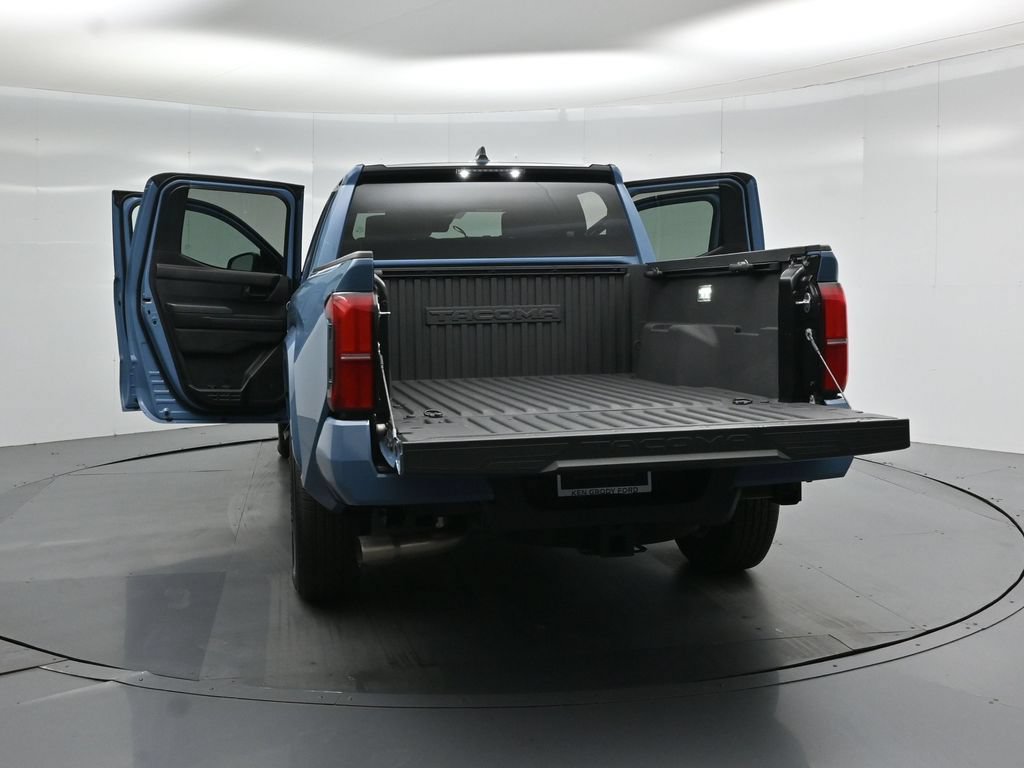 Used 2026 Toyota Tacoma SR5 AWD/4WD image 32