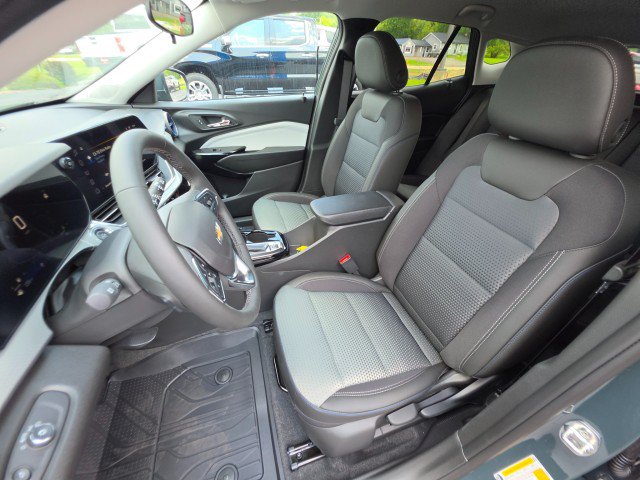 New 2026 Chevrolet Trax LT w/ Driver Confidence Package FWD image 25
