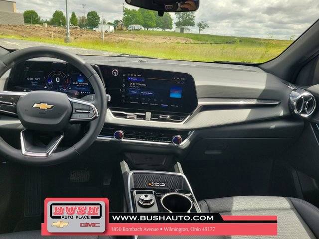 Used 2026 Chevrolet Equinox LT w/ Convenience Package II FWD image 11