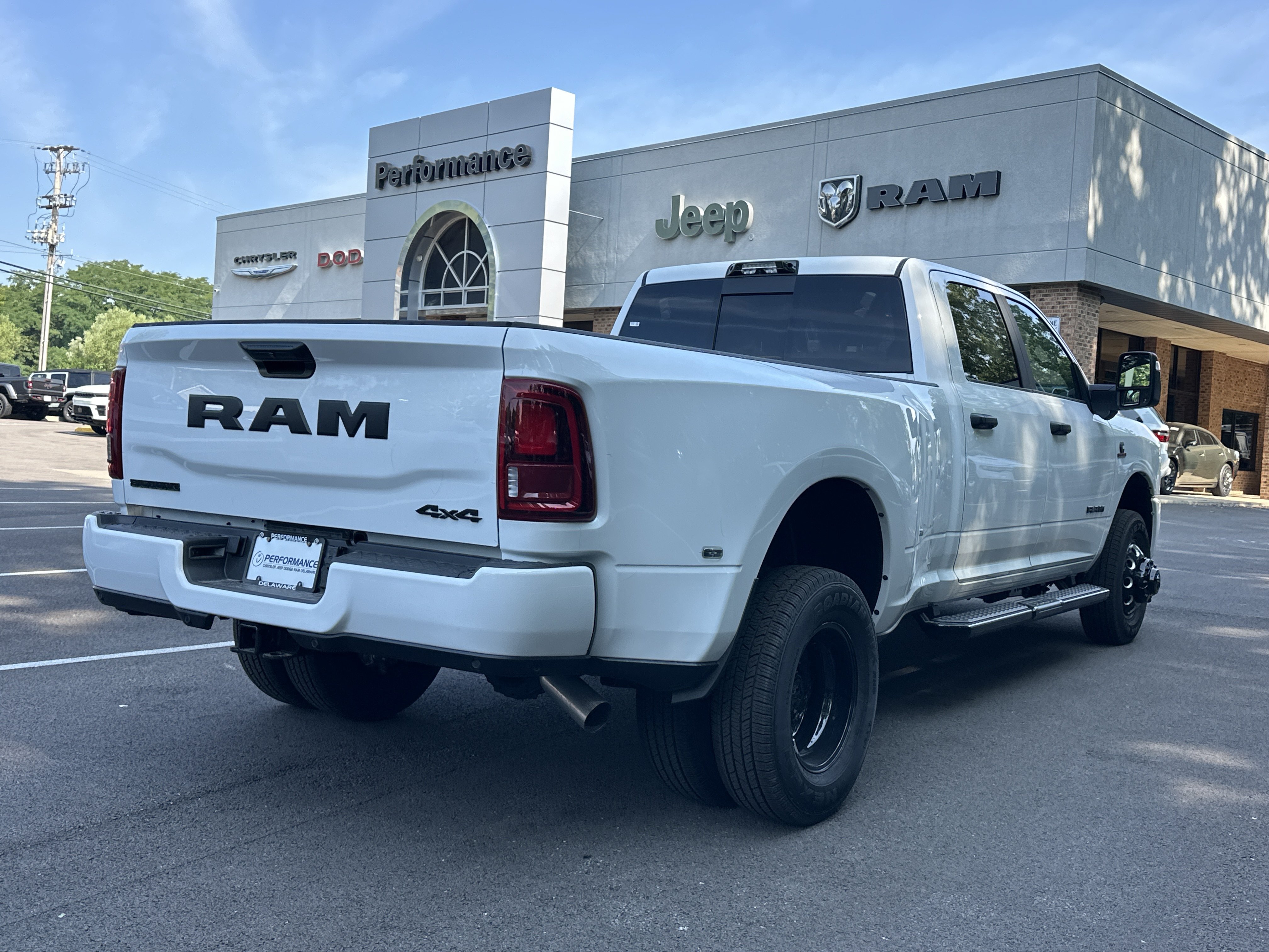 New 2026 RAM 3500 Big Horn AWD/4WD image 19