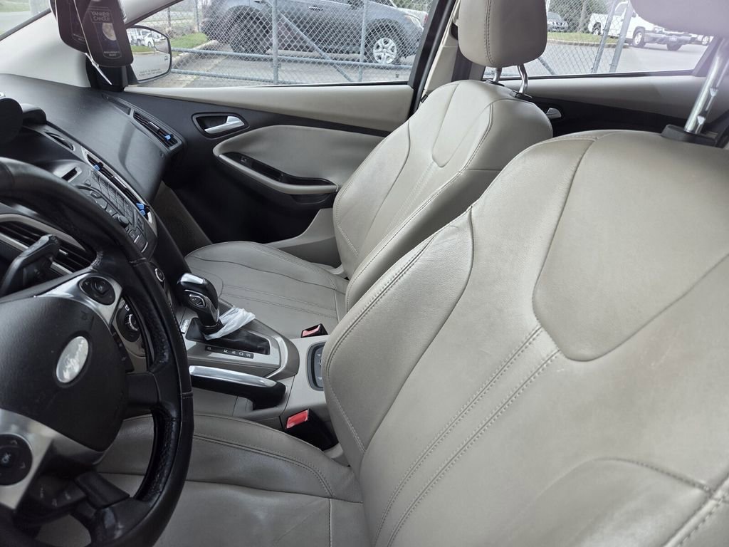Used 2012 Ford Focus SEL image 9