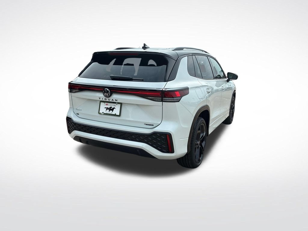 New 2026 Volkswagen Tiguan SE R-Line AWD/4WD image 3