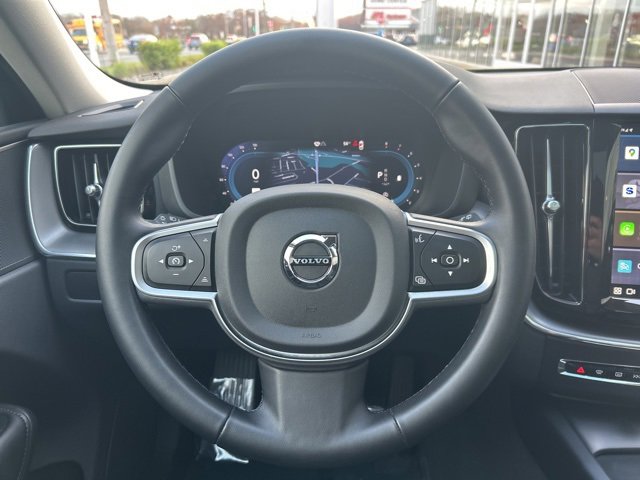 Certified 2025 Volvo XC60 B5 Core image 18