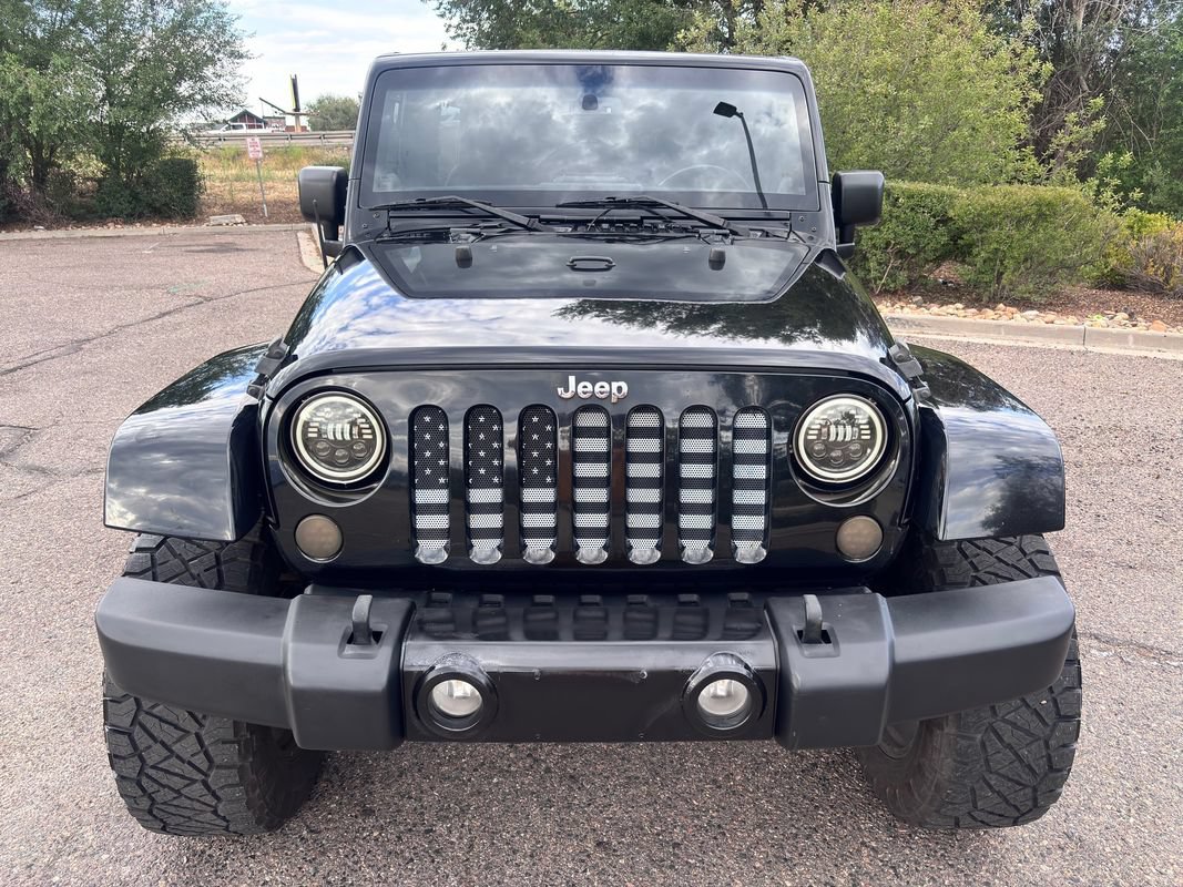 Used 2013 Jeep Wrangler Unlimited Sahara w/ Dual Top Group AWD/4WD image 3