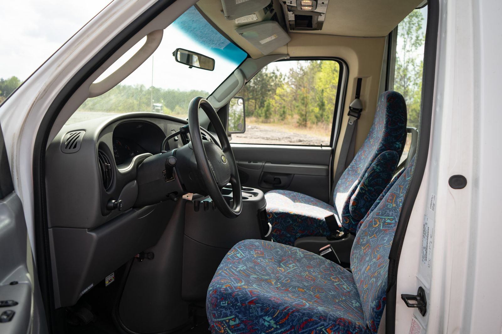 Used 2003 Ford E-450 and Econoline 450 RWD image 13
