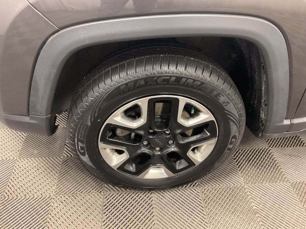 Used 2018 Jeep Compass Trailhawk w/ Navigation Group AWD/4WD image 9