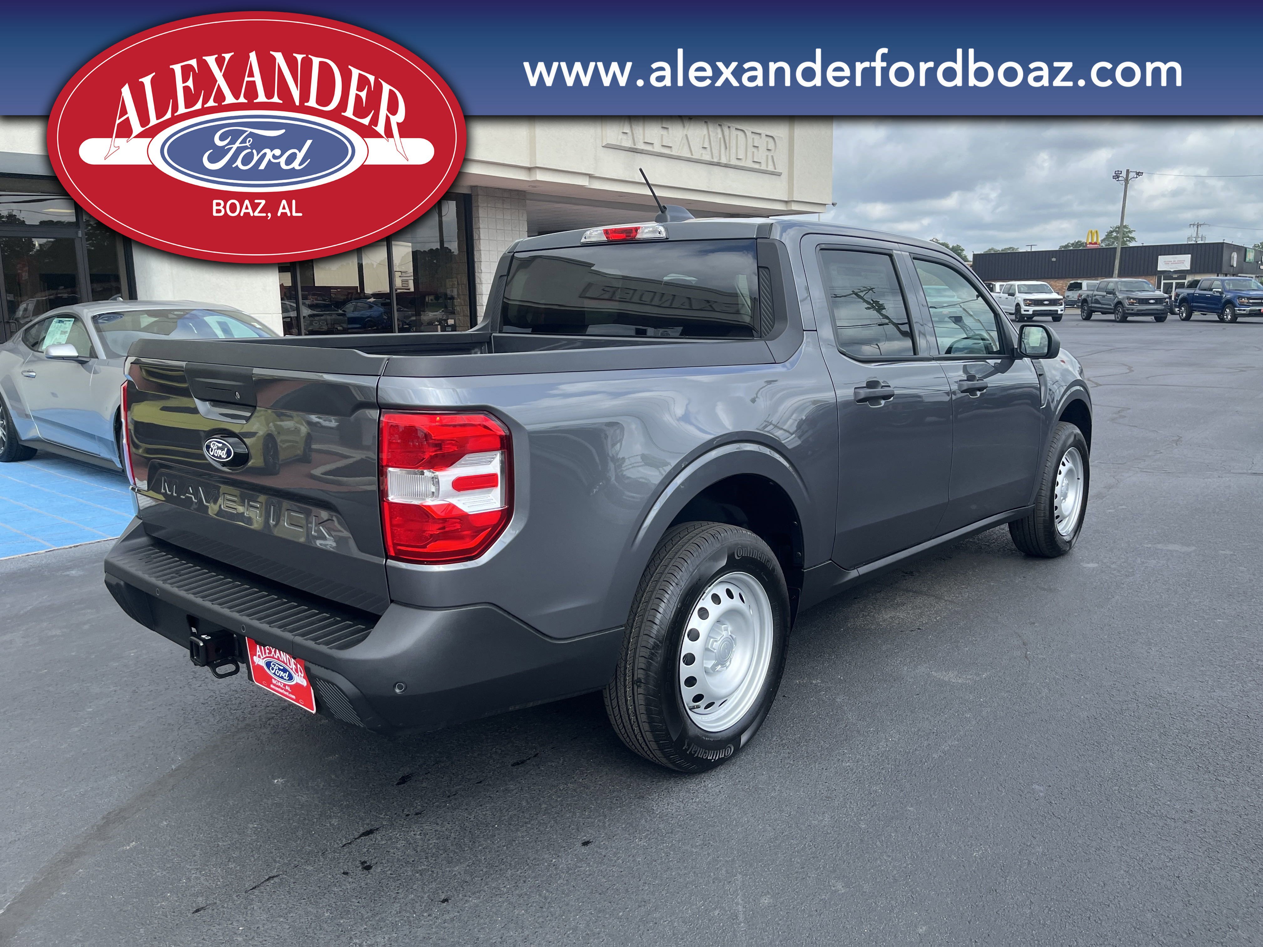 New 2025 Ford Maverick XL image 4