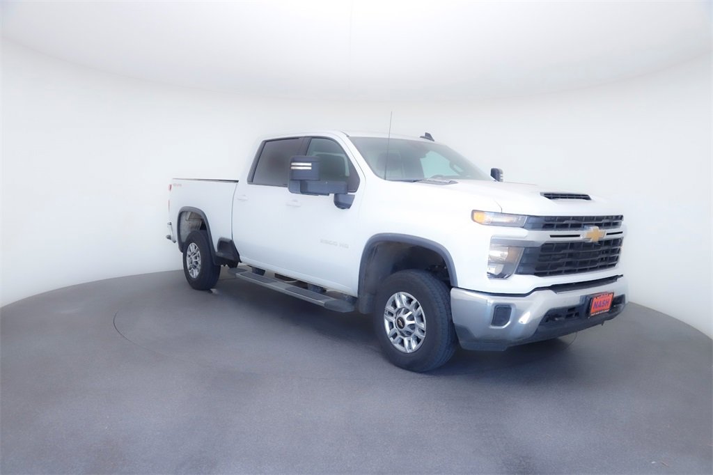 Used 2024 Chevrolet Silverado 2500 LT image 11