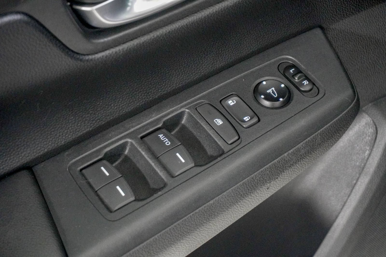 Used 2024 Honda CR-V LX image 17