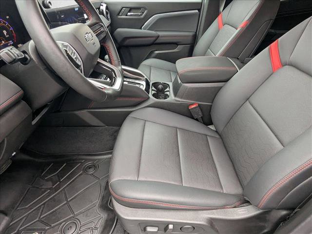 Used 2024 Chevrolet Colorado Z71 w/ Z71 Convenience Package 2 image 16