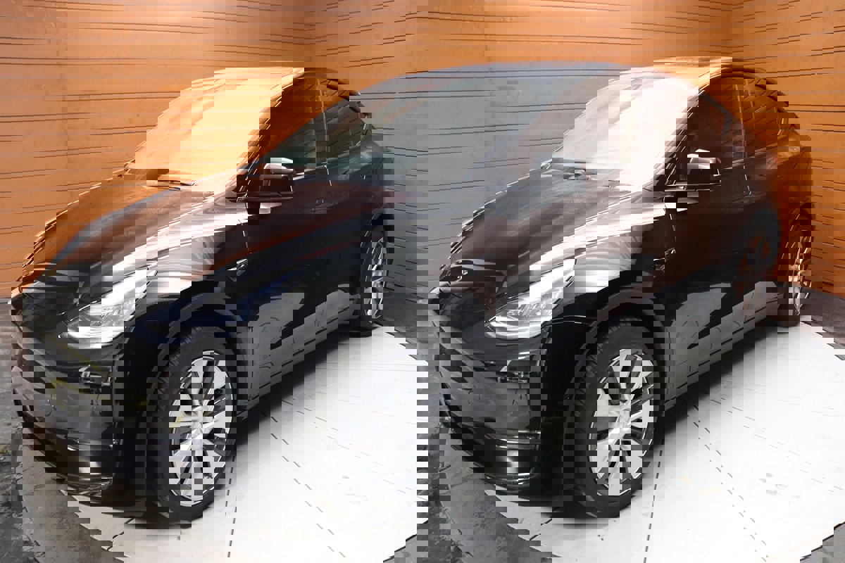 Used 2023 Tesla Model Y Long Range image 6