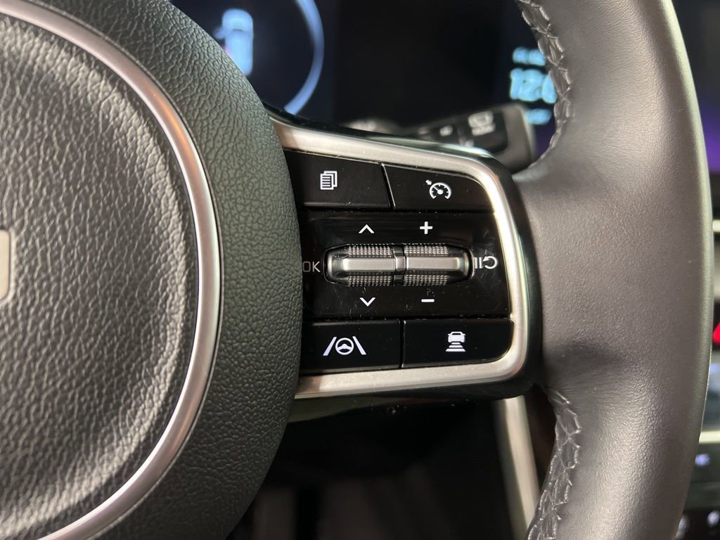 Used 2024 Kia Carnival SX image 19
