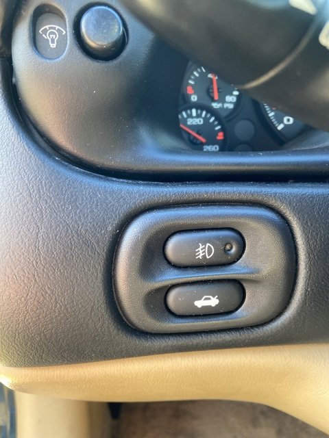 Used 2004 Chevrolet Corvette Convertible w/ Preferred Equipment Group image 13