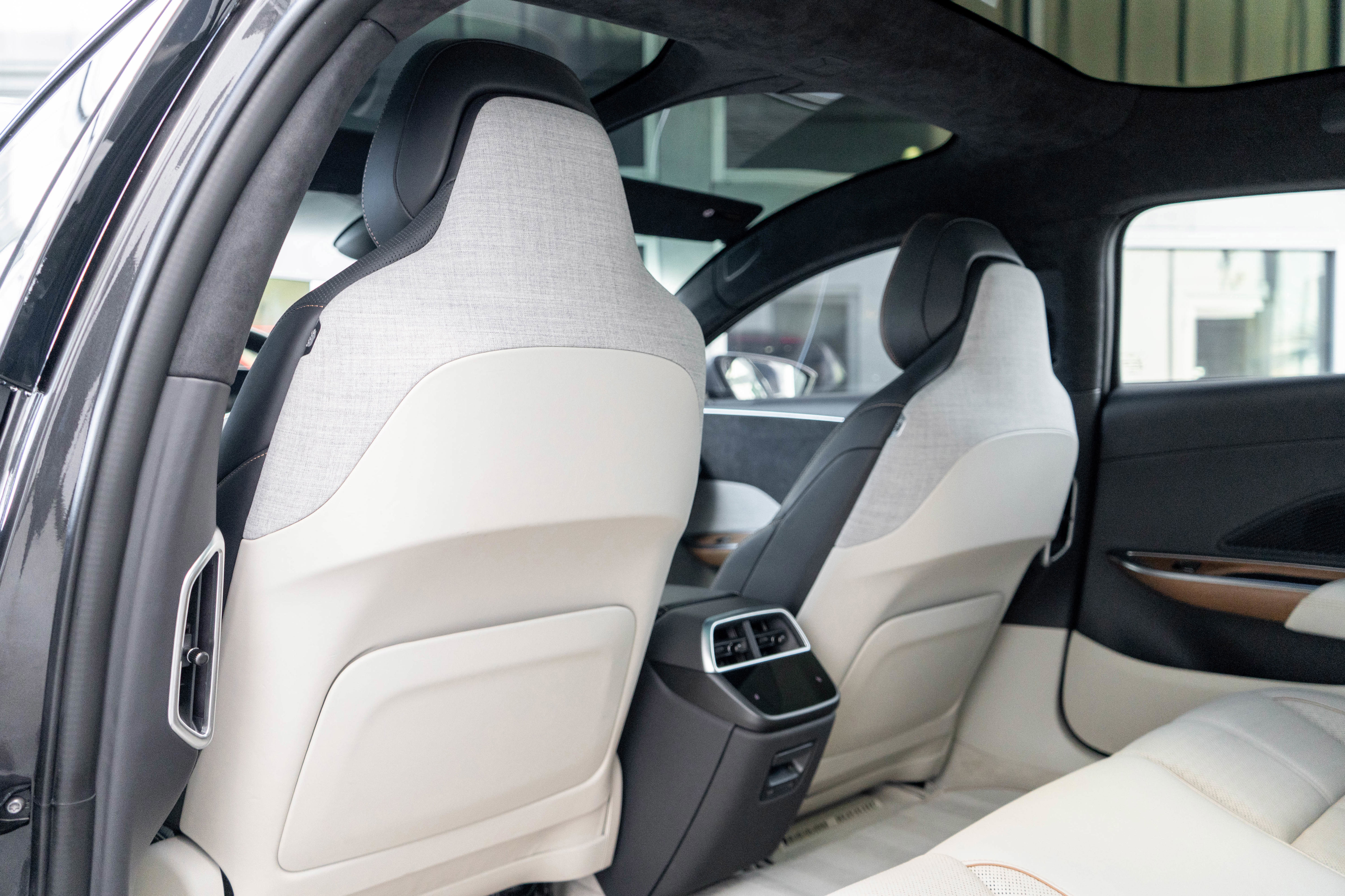 Used 2022 Lucid Air Grand Touring image 30