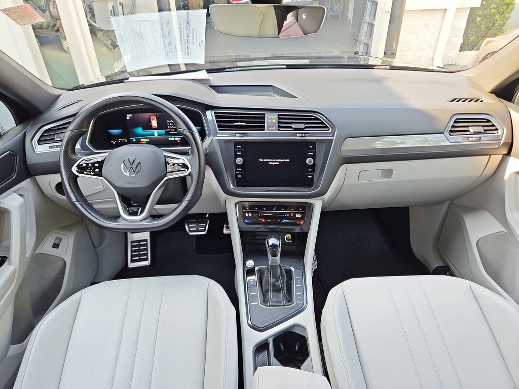 Used 2022 Volkswagen Tiguan SE R-Line FWD image 9