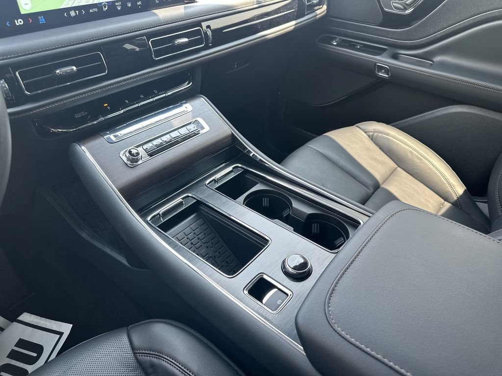 Used 2026 Lincoln Aviator Reserve w/ Jet Appearance Package AWD/4WD image 23
