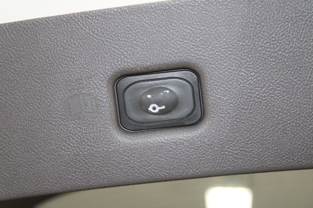 Used 2020 Lincoln Nautilus Reserve w/ Equipment Group 201A image 17