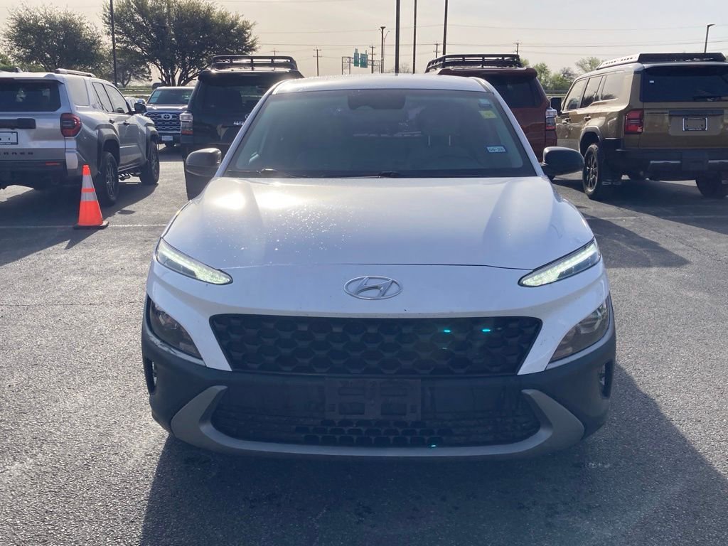 Used 2022 Hyundai Kona SE w/ Cargo Package image 2