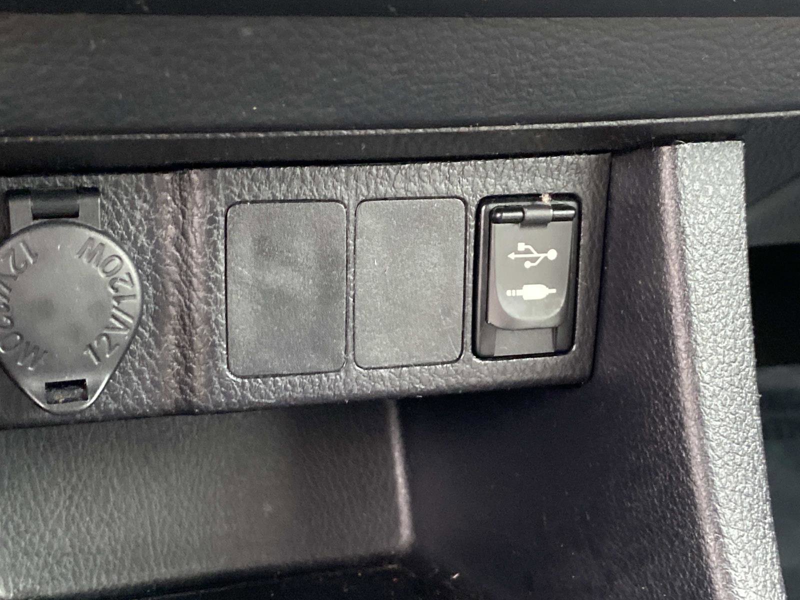 Used 2015 Toyota Corolla LE image 13