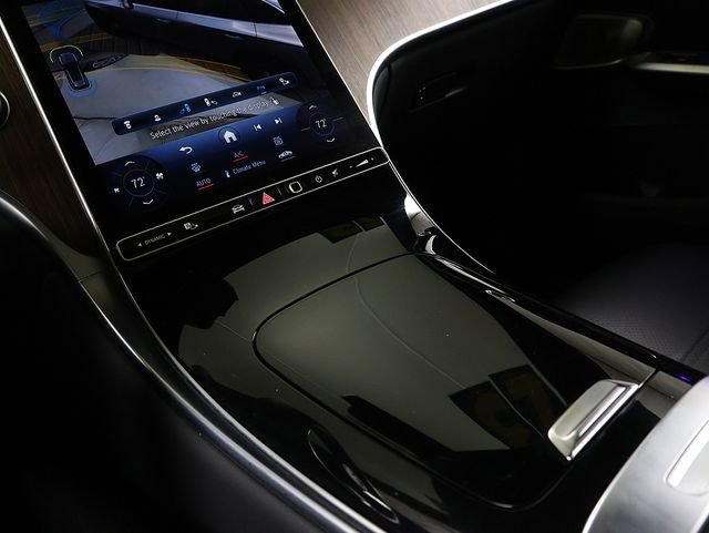 Certified 2023 Mercedes-Benz GLC 300 4MATIC image 23