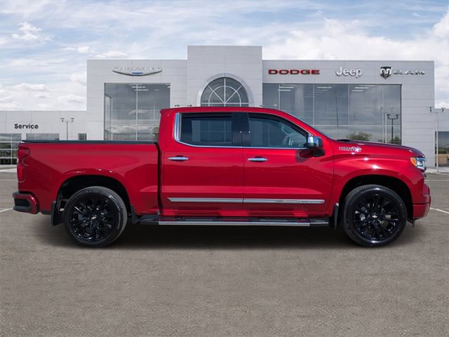 Used 2025 Chevrolet Silverado 1500 High Country w/ High Country Premium Package AWD/4WD image 2