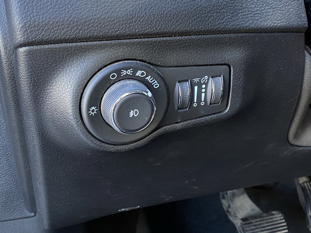 Used 2021 Jeep Compass 80th Special Edition w/ Sun and Sound Group image 12