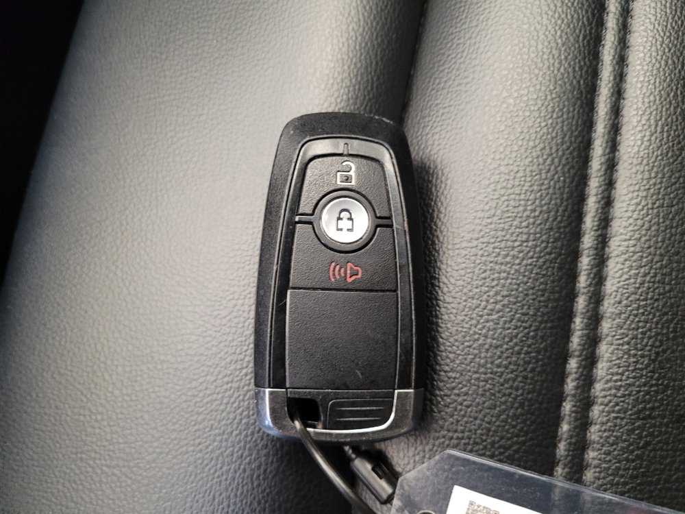 Used 2023 Ford Edge SEL image 32