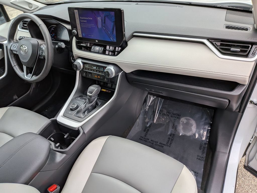 Used 2023 Toyota RAV4 XLE Premium AWD/4WD image 33