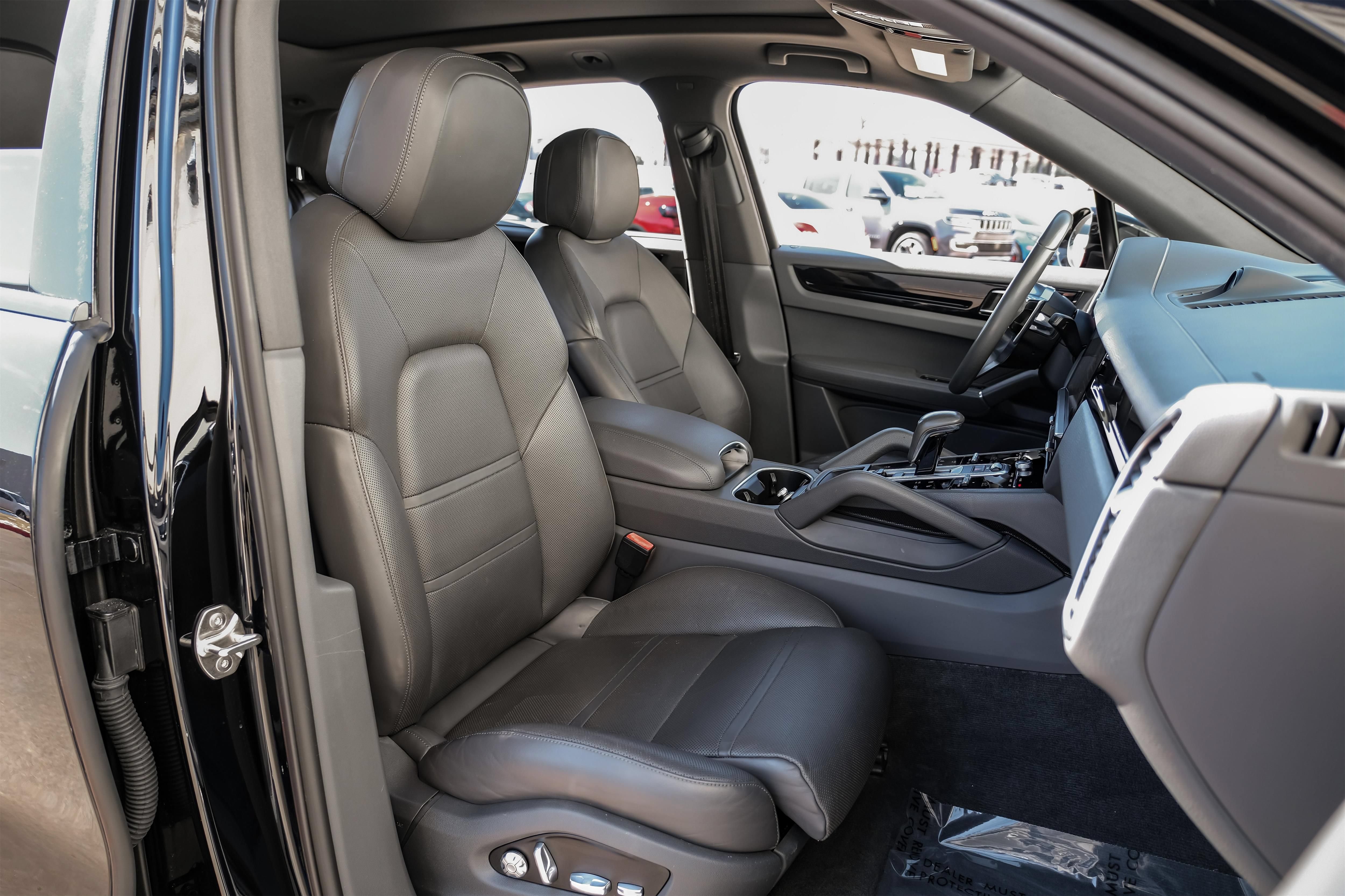 Used 2019 Porsche Cayenne AWD/4WD image 34