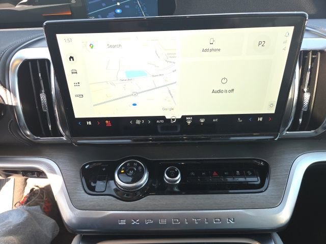 Certified 2025 Ford Expedition Platinum w/ Driver's Package image 32