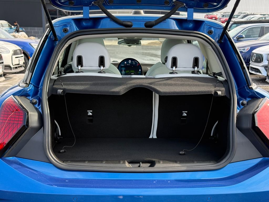 Certified 2025 MINI Cooper 2-Door Hardtop image 21