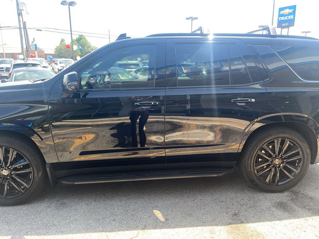 Used 2022 Chevrolet Tahoe RST w/ Luxury Package RWD image 11