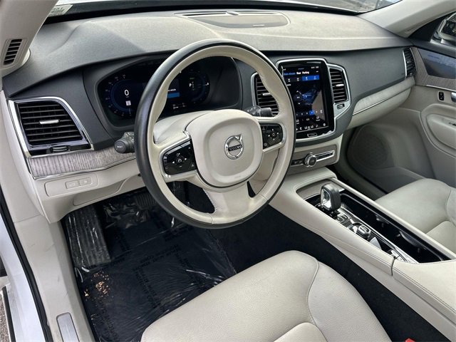 Used 2023 Volvo XC90 T8 Plus w/ Protection Package Premier image 9
