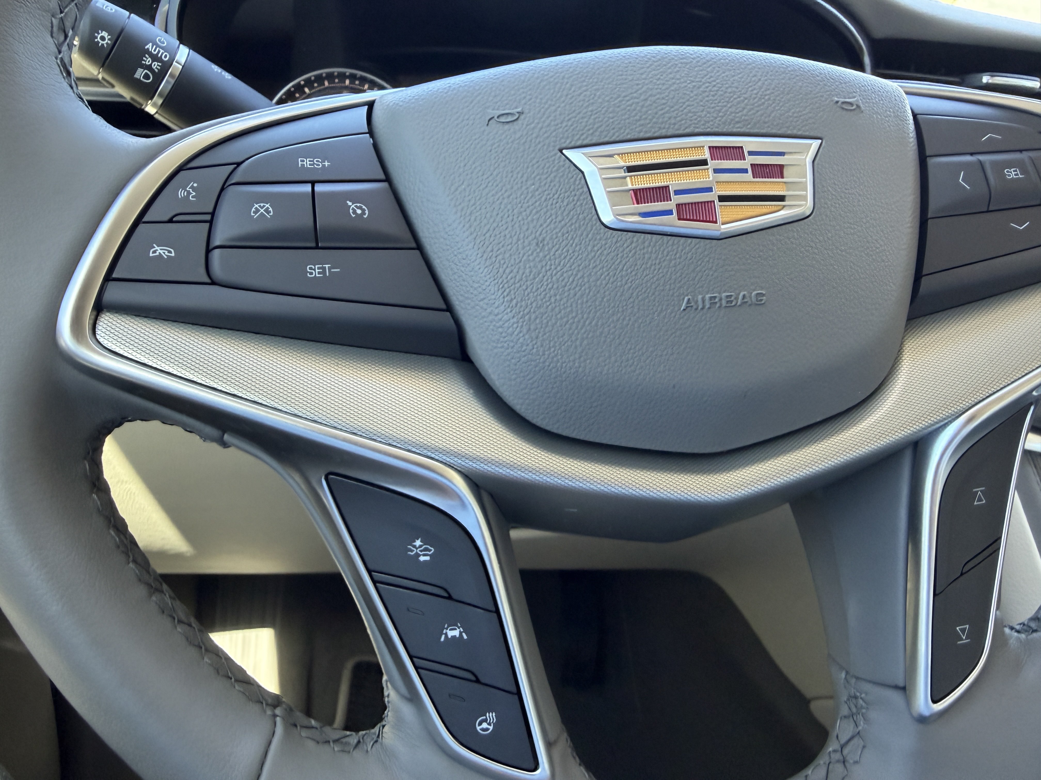 Certified 2022 Cadillac XT5 Premium Luxury FWD image 27