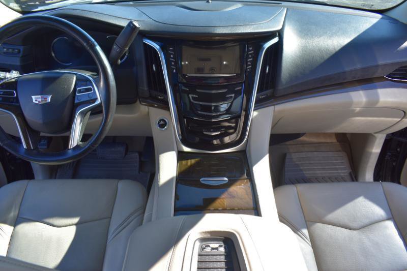 Used 2019 Cadillac Escalade ESV Luxury image 61