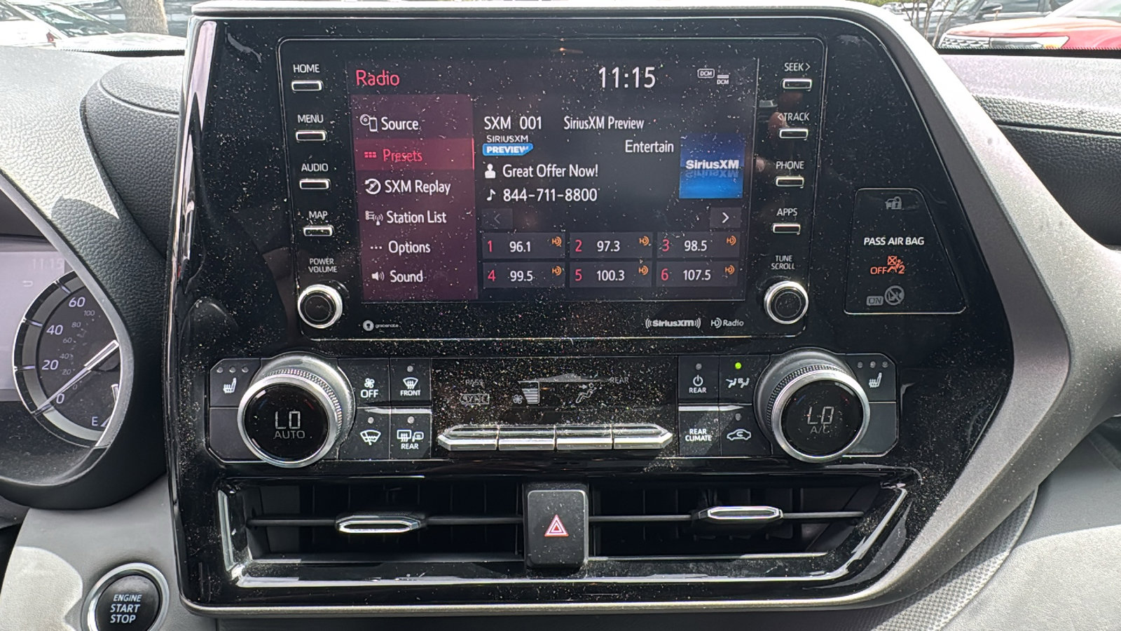 Used 2020 Toyota Highlander XLE image 18