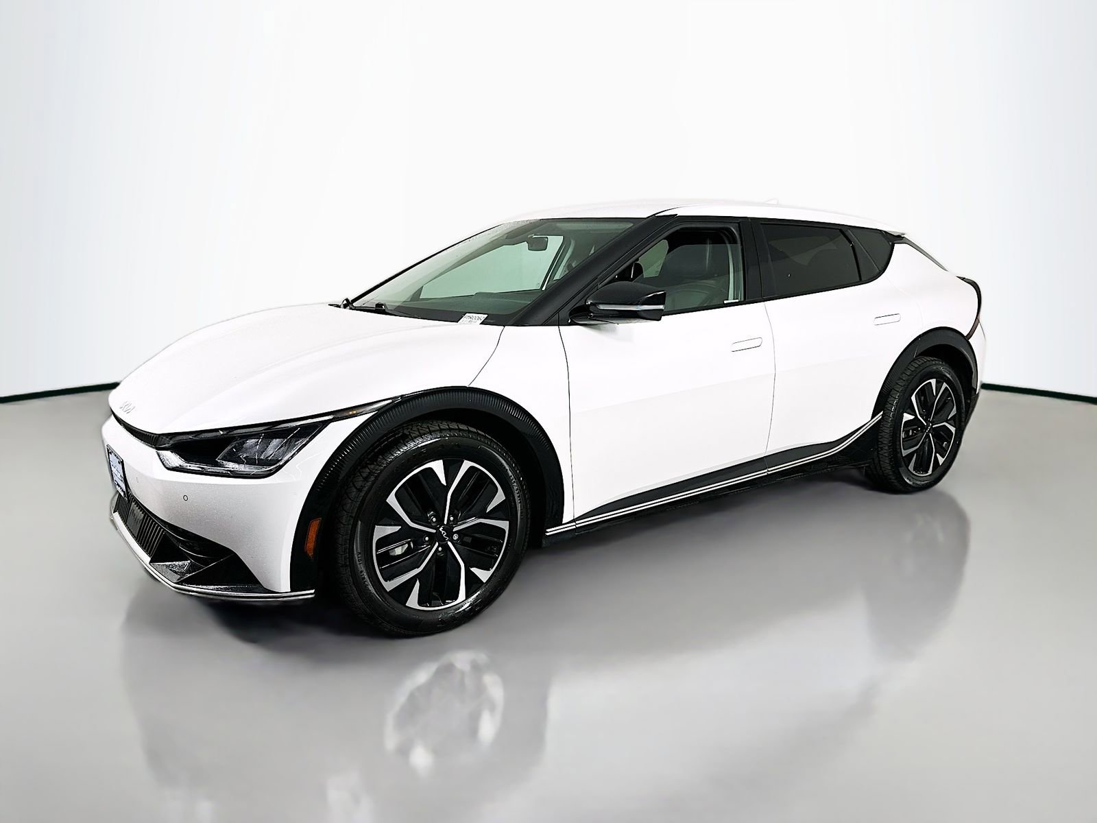 Used 2023 Kia EV6 Wind image 3