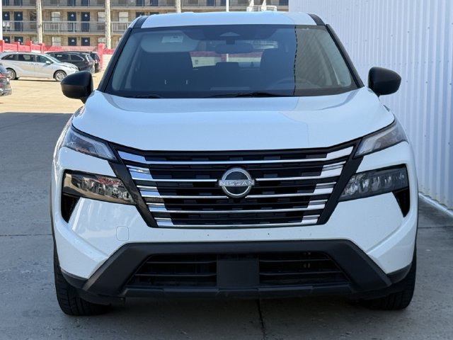 Used 2024 Nissan Rogue S AWD/4WD image 7