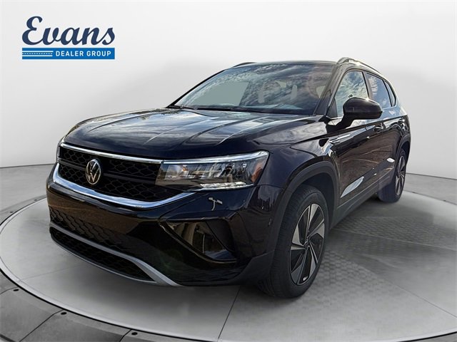 Certified 2024 Volkswagen Taos SE w/ Panoramic Sunroof Package