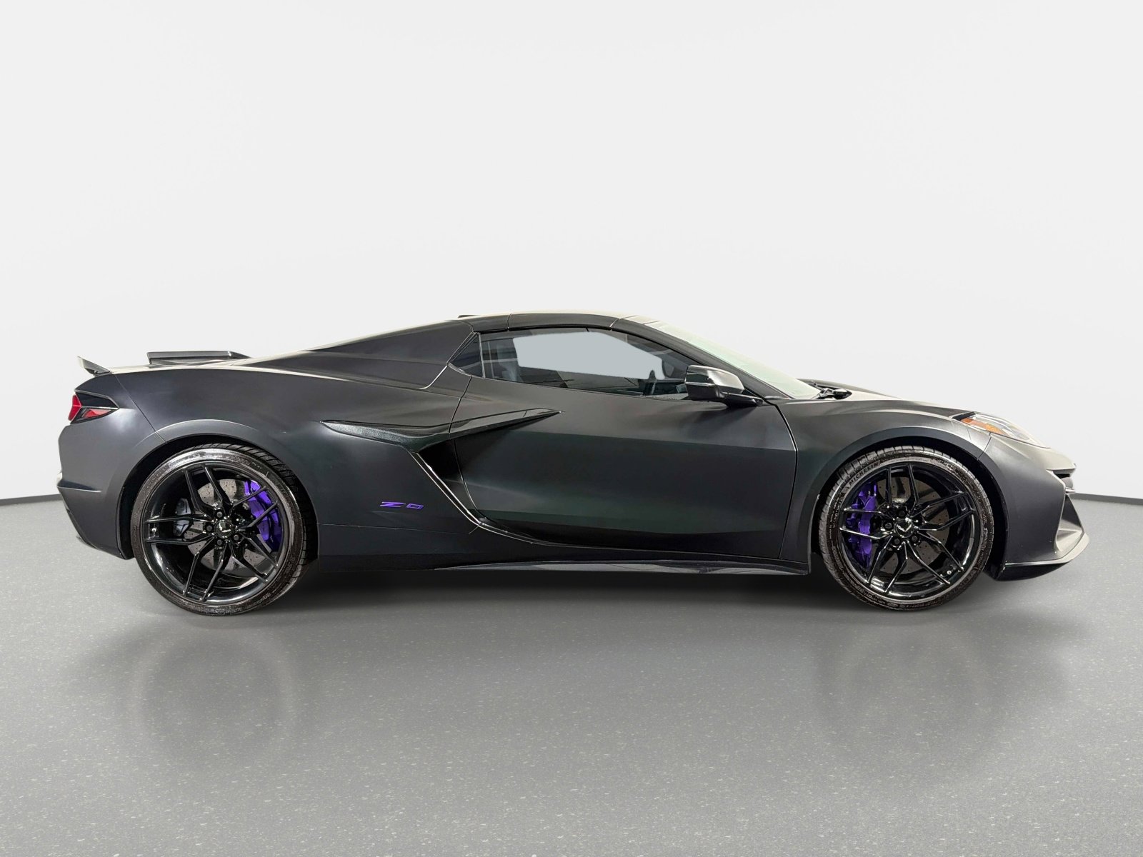 Used 2025 Chevrolet Corvette Z06 RWD image 2