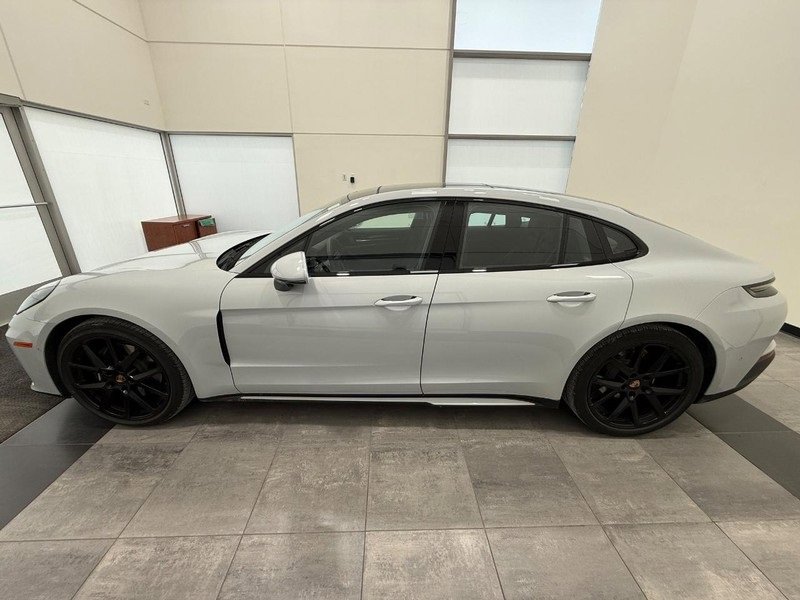 Certified 2026 Porsche Panamera 4 image 2