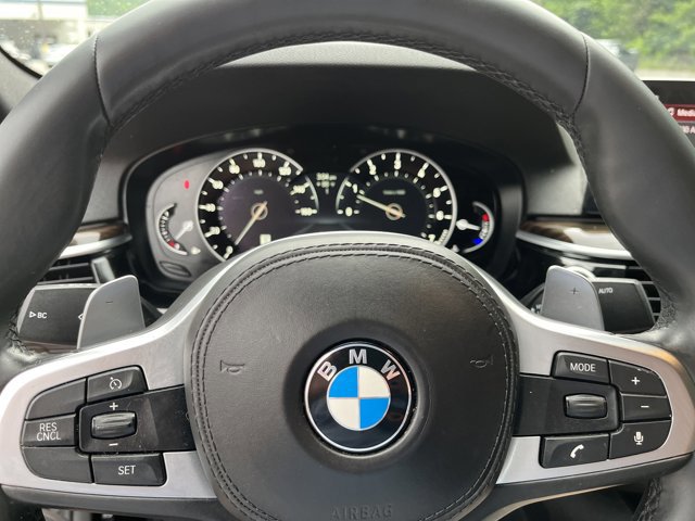 Used 2019 BMW 540i w/ M Sport Package image 17