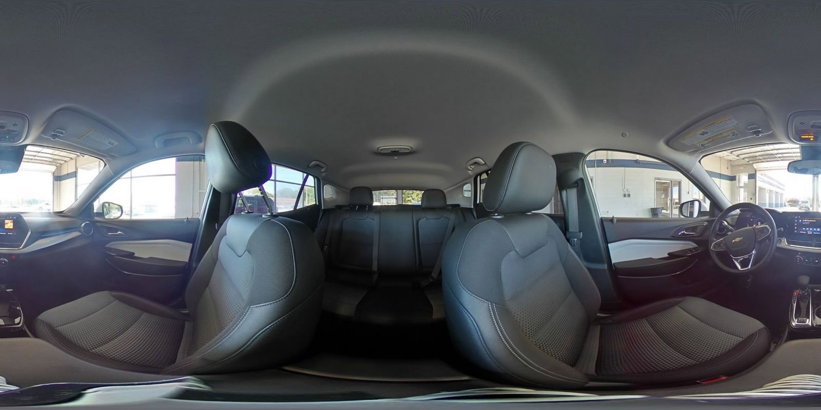 Used 2025 Chevrolet Trax LT w/ LT Convenience Package FWD image 42