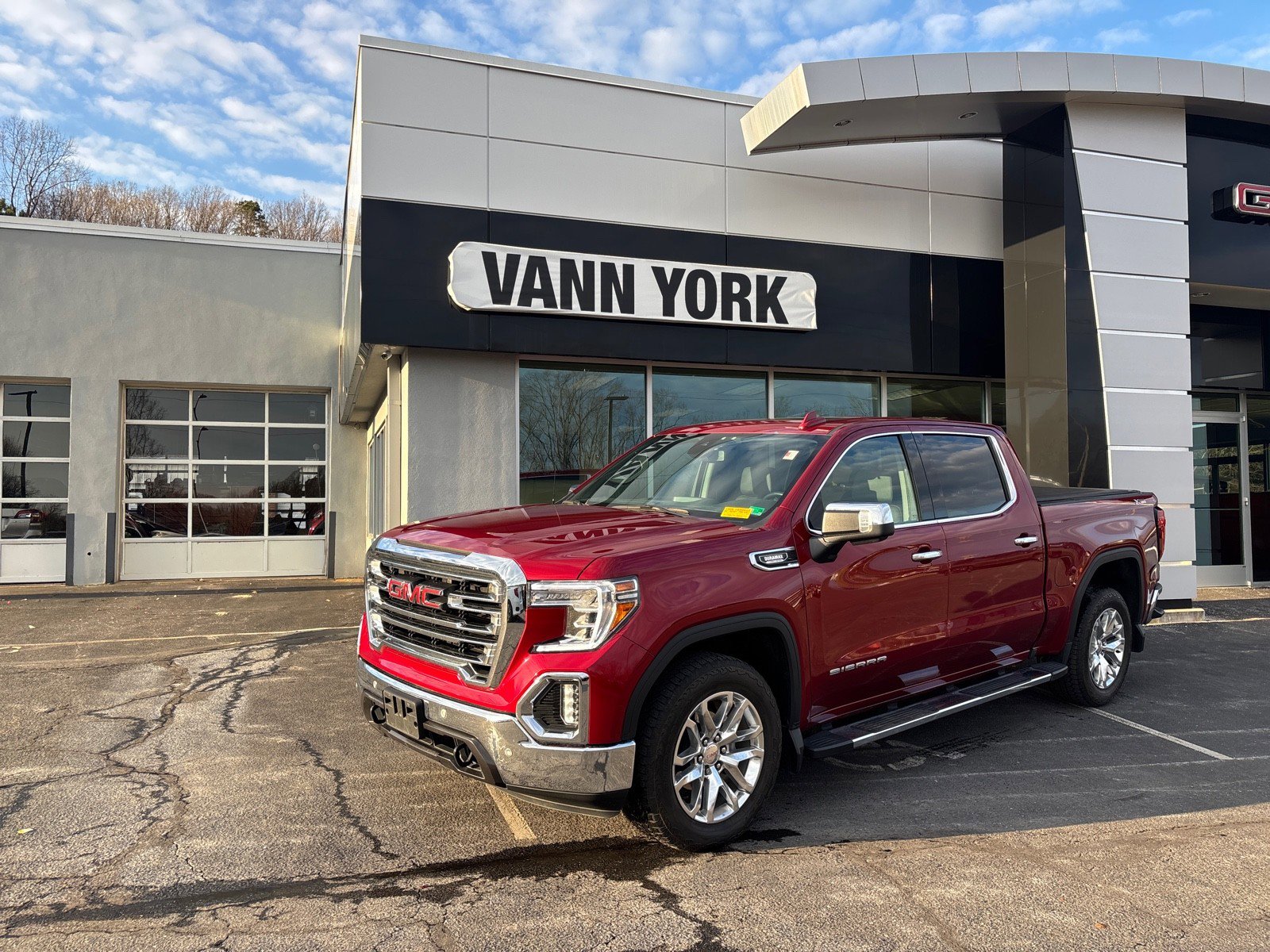 Used 2021 GMC Sierra 1500 SLT w/ SLT Premium Plus Package image 1