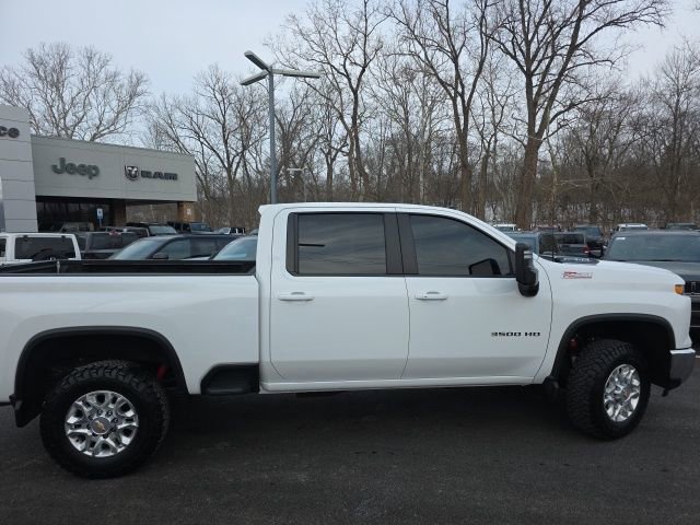 Used 2024 Chevrolet Silverado 3500 LT w/ Convenience Package image 19