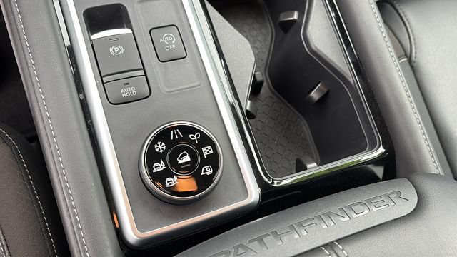 Certified 2024 Nissan Pathfinder SL AWD/4WD image 19